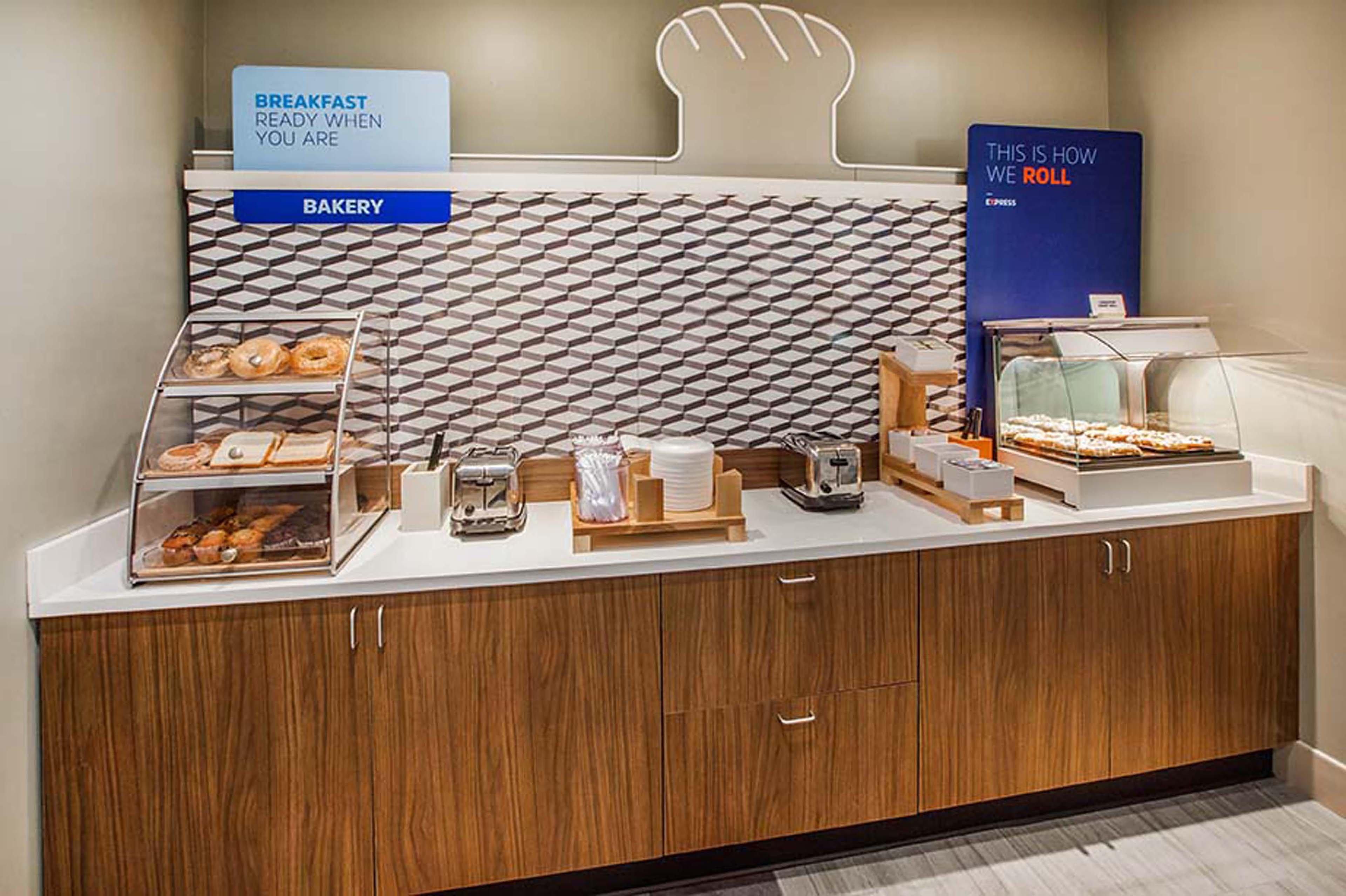 Holiday Inn Express Hotel & Suites Charleston-Ashley Phosphate By Ihg North Charleston Extérieur photo